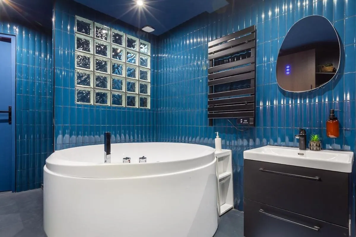 Arc De Triomphe Romantic Suite Jacuzzi Saphir Paris 0*,  France