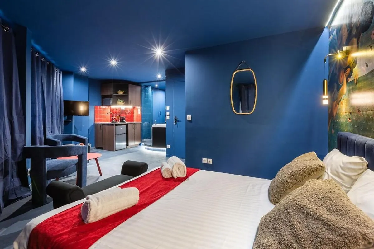 Arc De Triomphe Romantic Suite Jacuzzi Saphir Paris 0*,